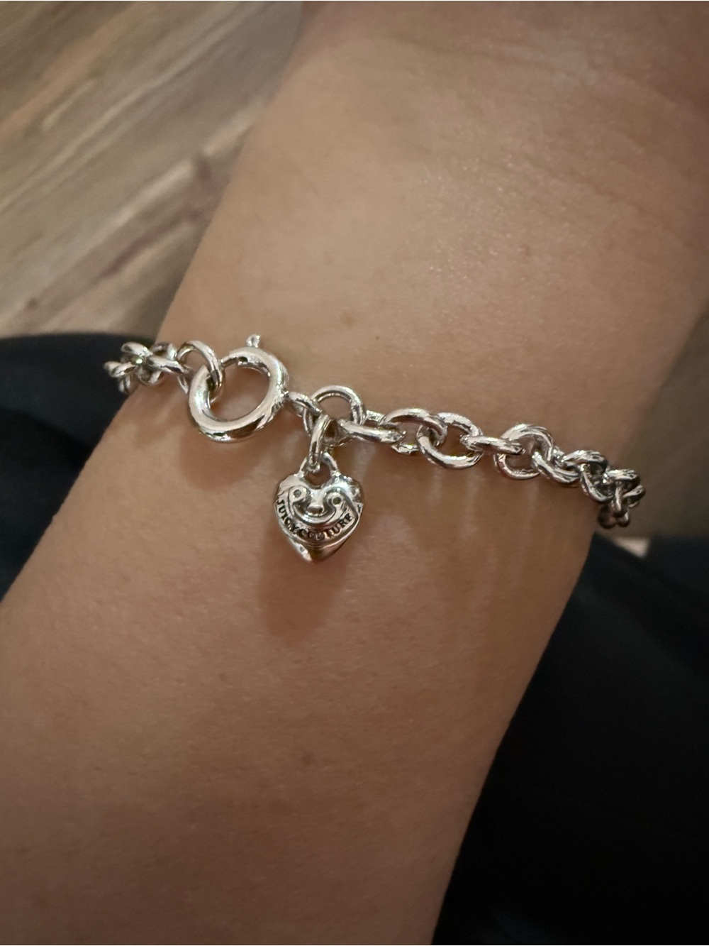 NWT- Juicy Couture Silver Chain Bracelet with Heart Crystal Charm - Picture 6 of 10